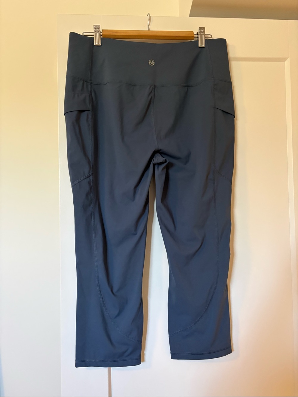 Eddie Bauer Women's Capri Active Pants in Slate Blue. - Picture 2 of 7